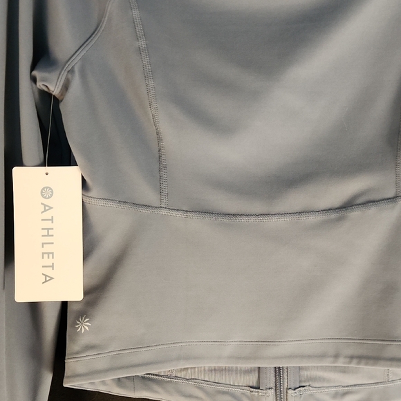 Athleta 2 Piece Set: Salutation Crop Jacket and Brooklyn Heights Cargo Pant - Picture 3 of 16